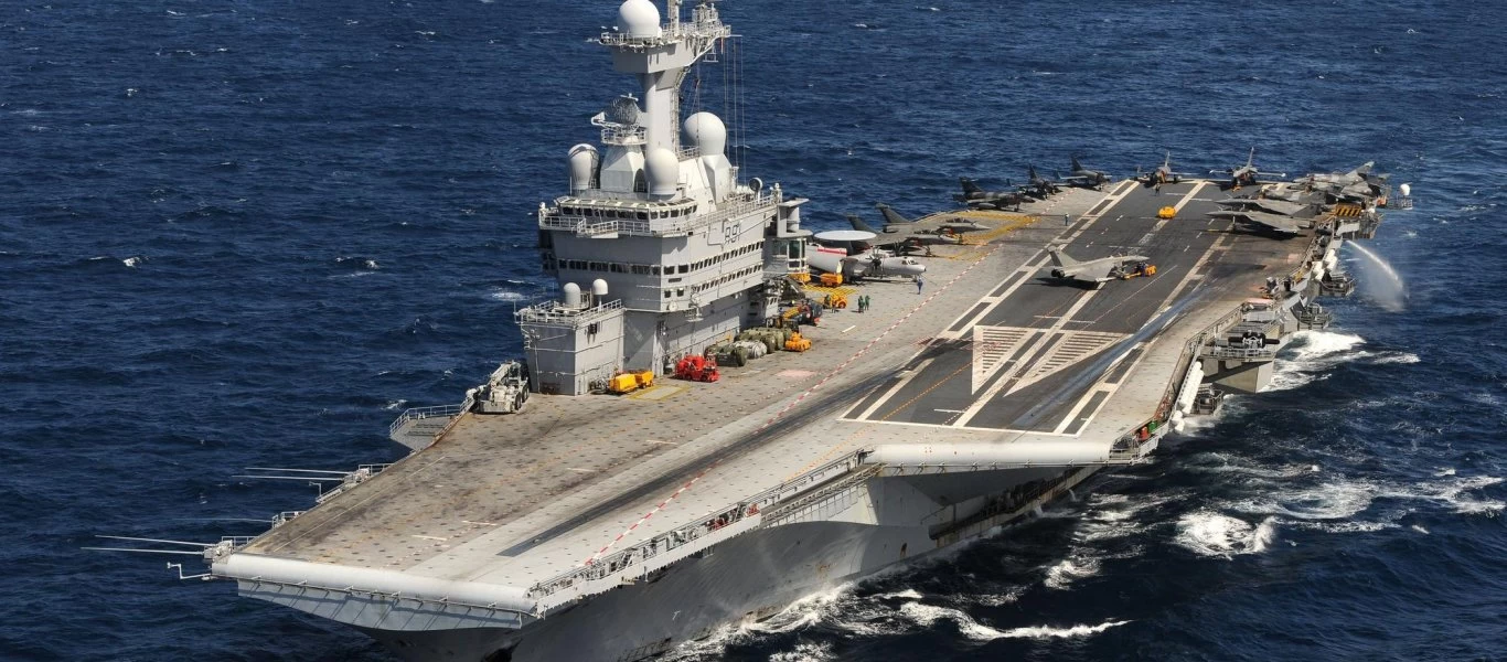 Σαρλ Ντε Γκολ: Ανέβηκε στους 940 ο αριθμός των ναυτών του πληρώματος που έχει προβληθεί από τον COVID-19!